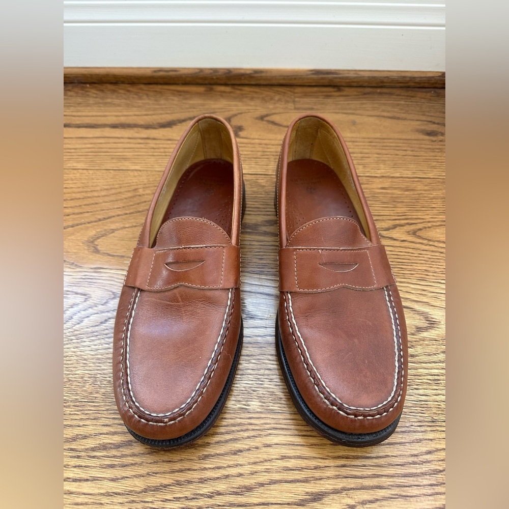 Brooks Brothers Men’s brown leather loafers in size US 10 (EU 44).